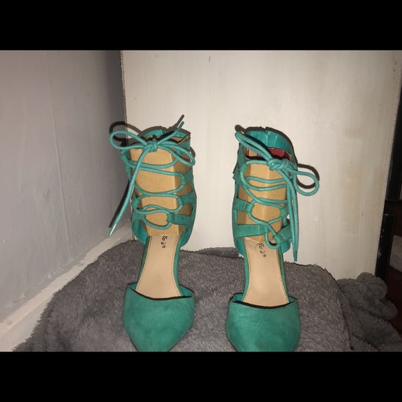 Cute lace up teal 3” heels - Picture 2 of 3